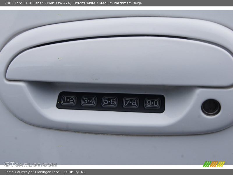 Oxford White / Medium Parchment Beige 2003 Ford F150 Lariat SuperCrew 4x4
