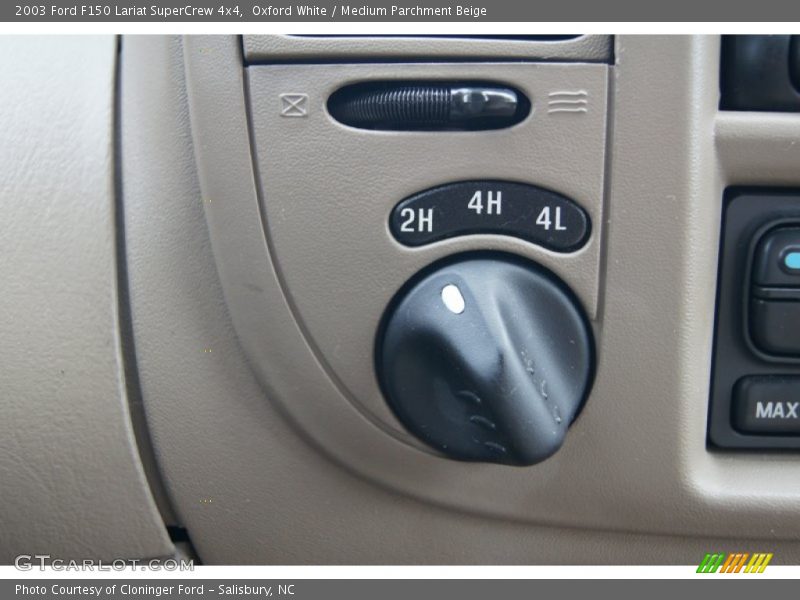 Oxford White / Medium Parchment Beige 2003 Ford F150 Lariat SuperCrew 4x4