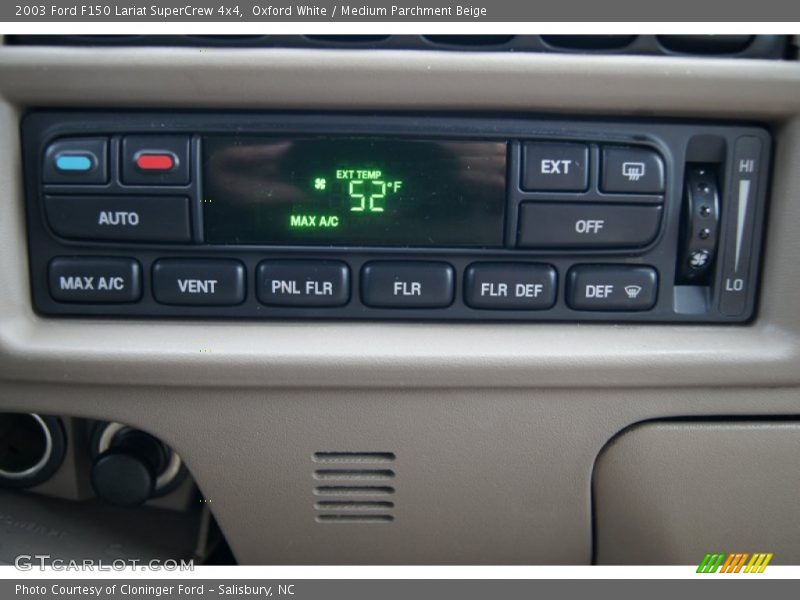 Oxford White / Medium Parchment Beige 2003 Ford F150 Lariat SuperCrew 4x4