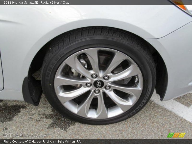 Radiant Silver / Gray 2011 Hyundai Sonata SE