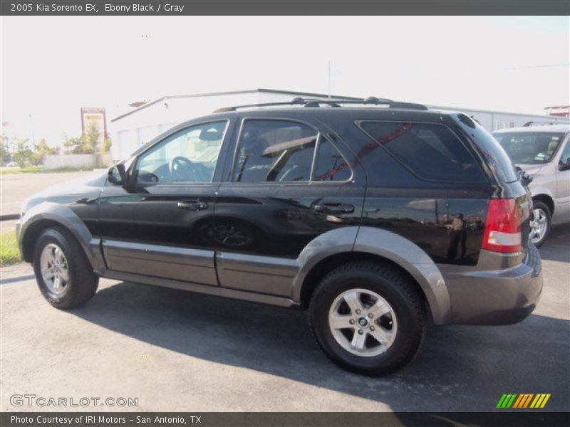 Ebony Black / Gray 2005 Kia Sorento EX