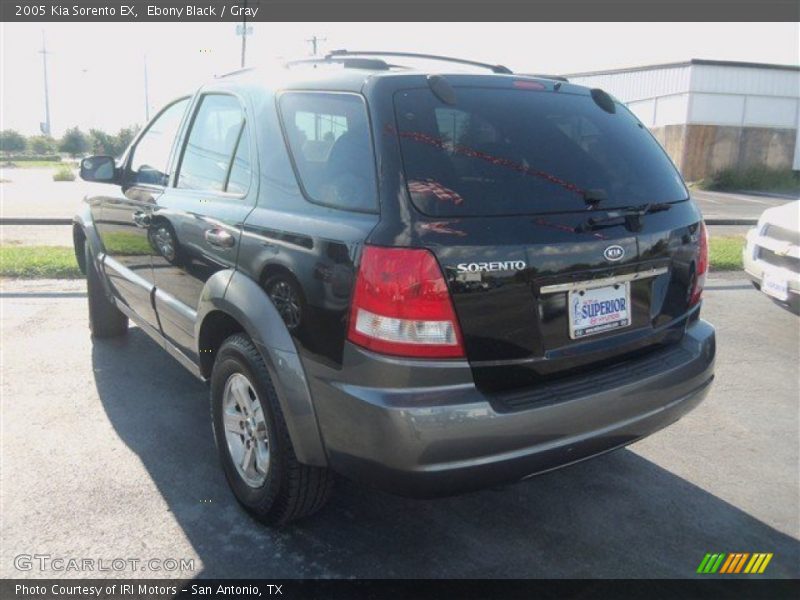 Ebony Black / Gray 2005 Kia Sorento EX