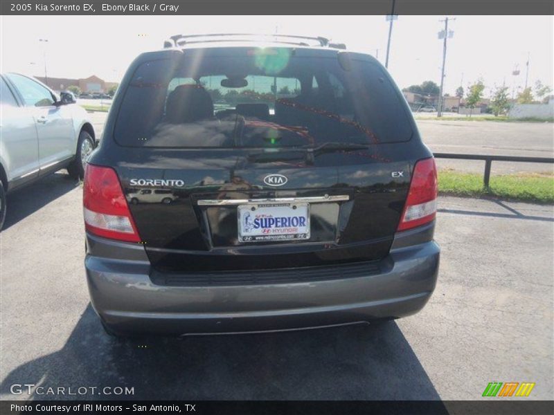 Ebony Black / Gray 2005 Kia Sorento EX