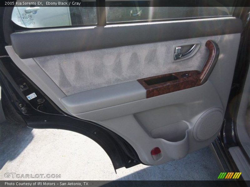 Ebony Black / Gray 2005 Kia Sorento EX