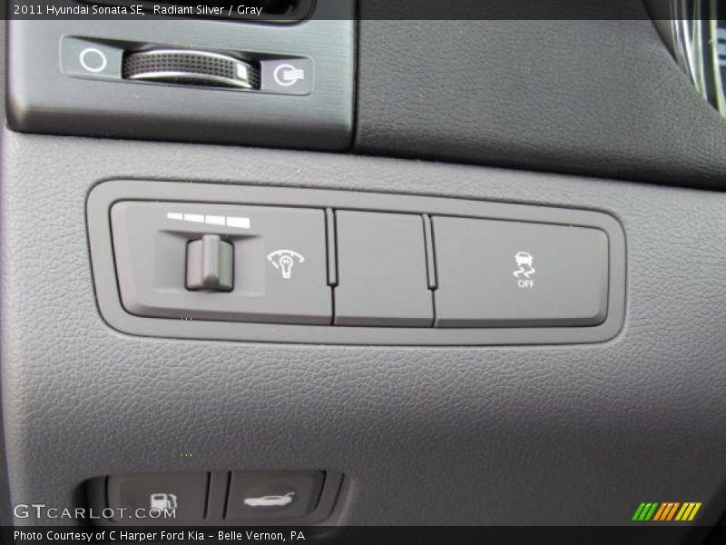 Radiant Silver / Gray 2011 Hyundai Sonata SE