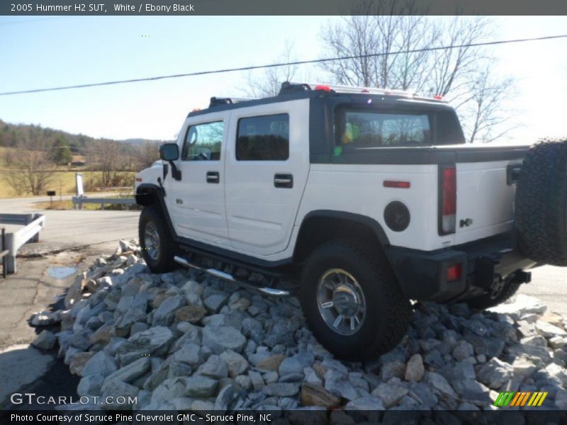 White / Ebony Black 2005 Hummer H2 SUT