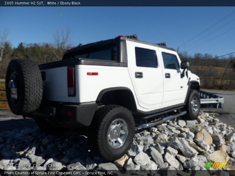 White / Ebony Black 2005 Hummer H2 SUT