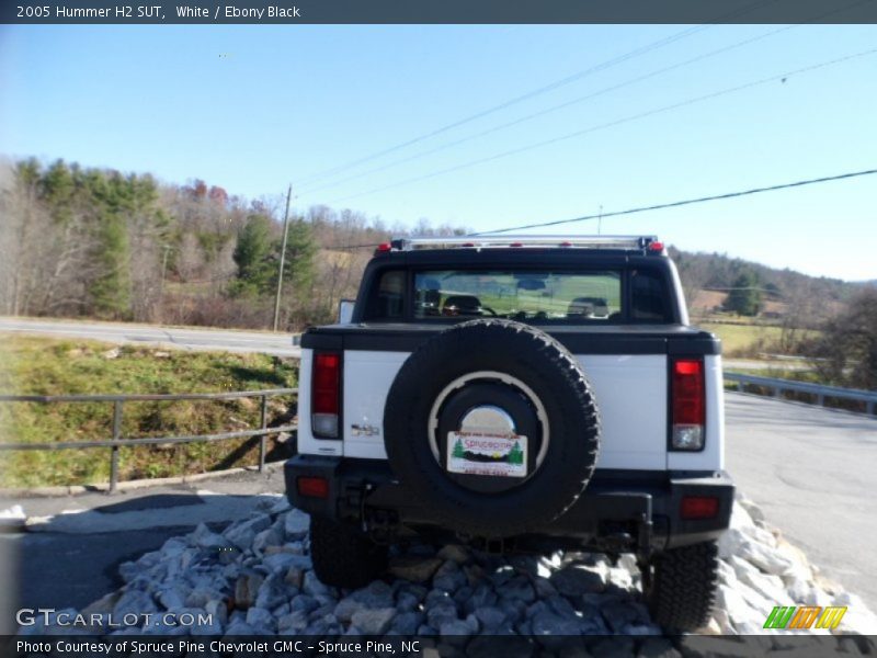 White / Ebony Black 2005 Hummer H2 SUT