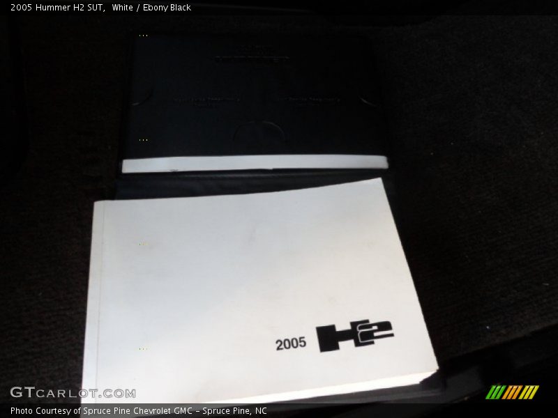 White / Ebony Black 2005 Hummer H2 SUT