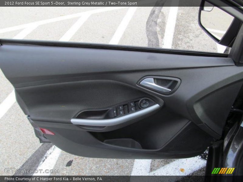 Sterling Grey Metallic / Two-Tone Sport 2012 Ford Focus SE Sport 5-Door
