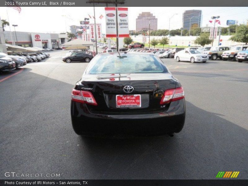 Black / Bisque 2011 Toyota Camry LE