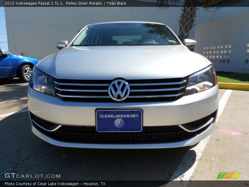 Reflex Silver Metallic / Titan Black 2013 Volkswagen Passat 2.5L S