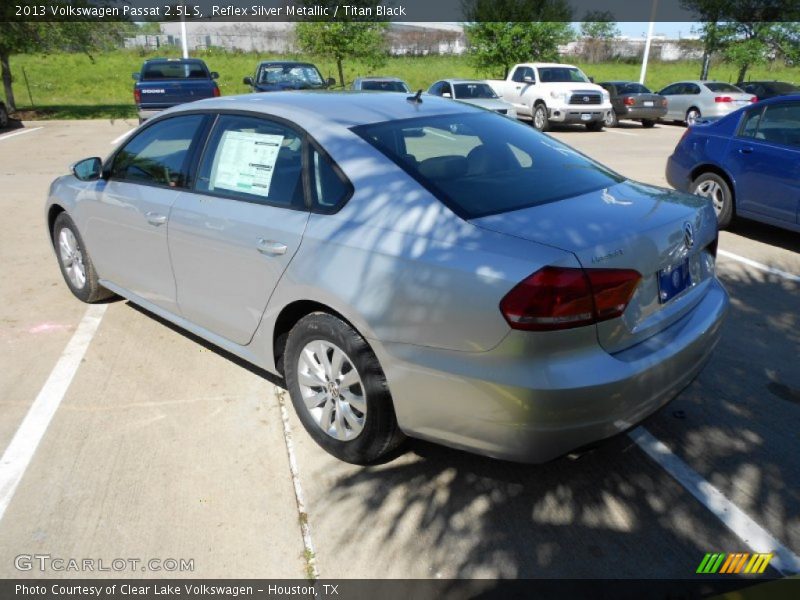 Reflex Silver Metallic / Titan Black 2013 Volkswagen Passat 2.5L S