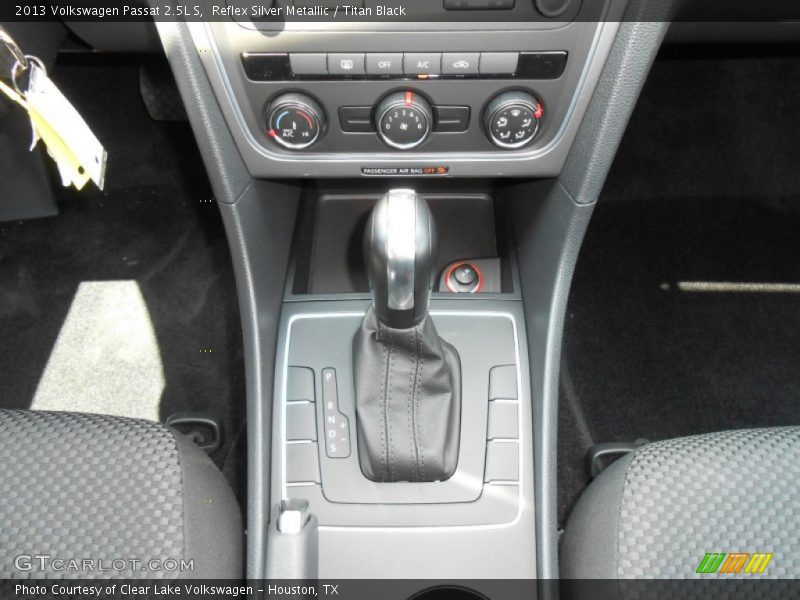 Reflex Silver Metallic / Titan Black 2013 Volkswagen Passat 2.5L S
