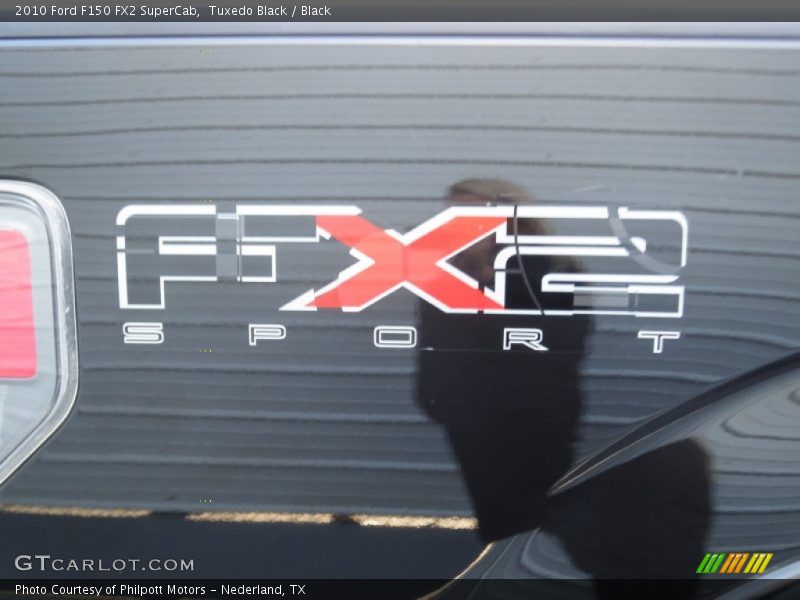 Tuxedo Black / Black 2010 Ford F150 FX2 SuperCab