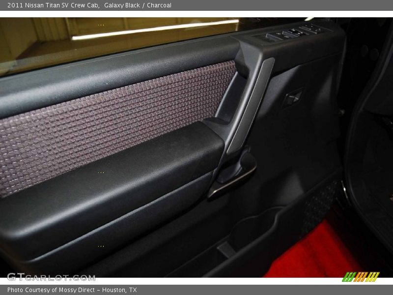 Galaxy Black / Charcoal 2011 Nissan Titan SV Crew Cab