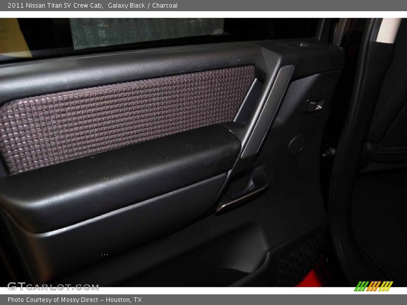 Galaxy Black / Charcoal 2011 Nissan Titan SV Crew Cab