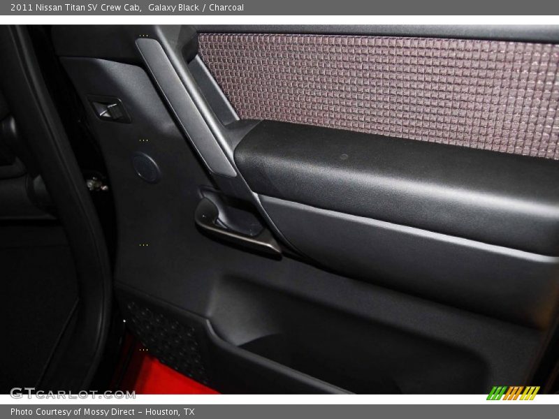 Galaxy Black / Charcoal 2011 Nissan Titan SV Crew Cab