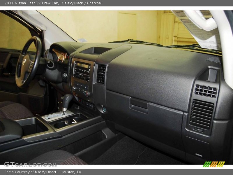 Galaxy Black / Charcoal 2011 Nissan Titan SV Crew Cab