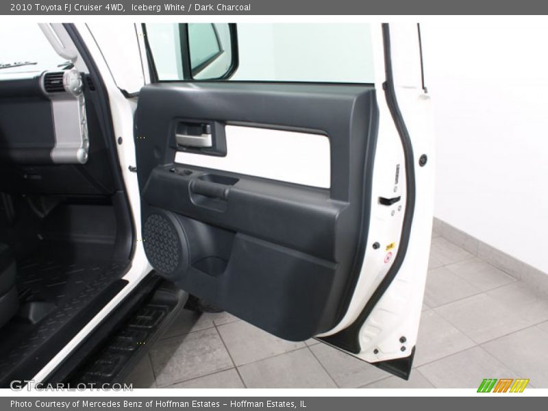 Iceberg White / Dark Charcoal 2010 Toyota FJ Cruiser 4WD