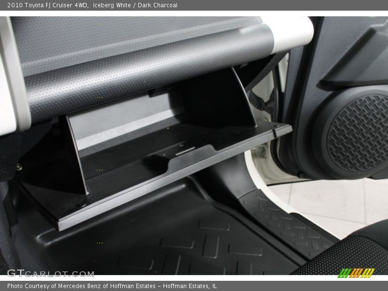 Iceberg White / Dark Charcoal 2010 Toyota FJ Cruiser 4WD