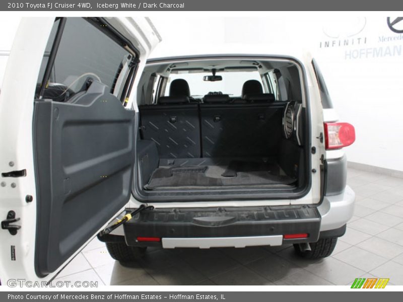 Iceberg White / Dark Charcoal 2010 Toyota FJ Cruiser 4WD