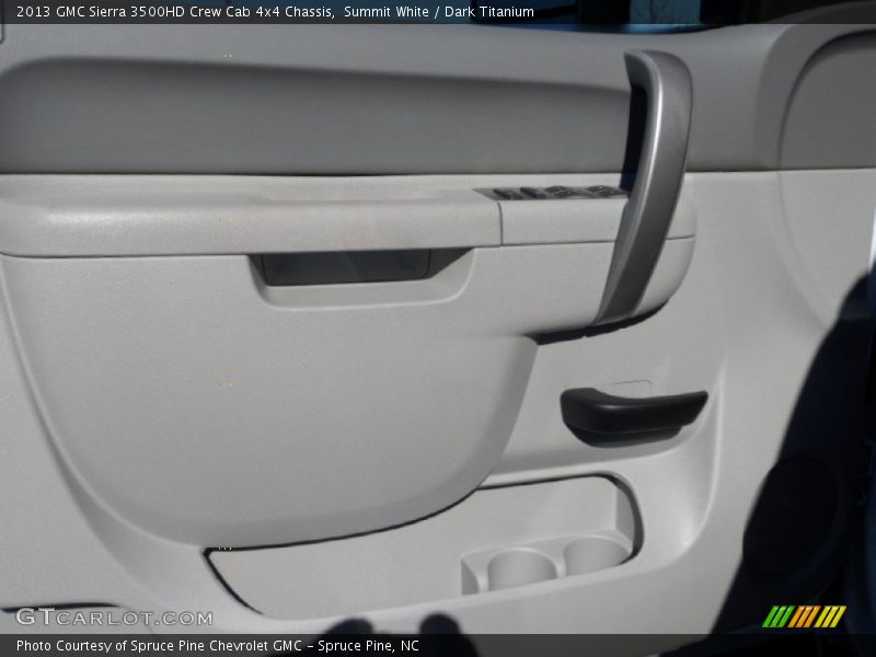 Summit White / Dark Titanium 2013 GMC Sierra 3500HD Crew Cab 4x4 Chassis