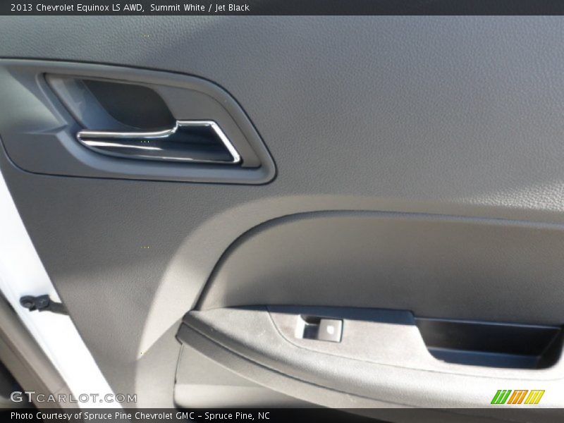 Summit White / Jet Black 2013 Chevrolet Equinox LS AWD
