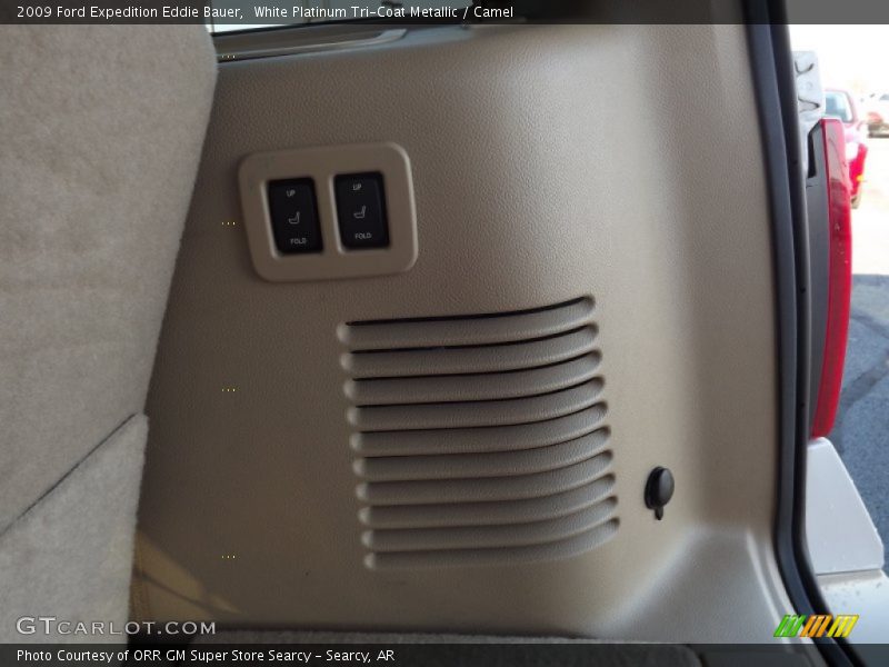 White Platinum Tri-Coat Metallic / Camel 2009 Ford Expedition Eddie Bauer
