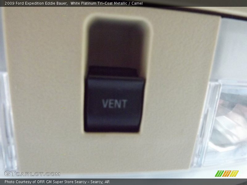 White Platinum Tri-Coat Metallic / Camel 2009 Ford Expedition Eddie Bauer