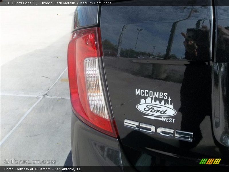 Tuxedo Black Metallic / Medium Light Stone 2013 Ford Edge SE