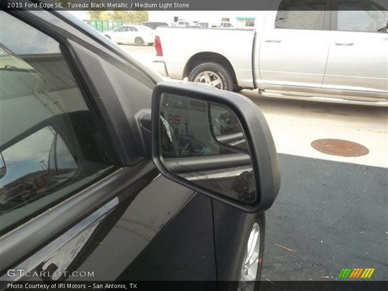Tuxedo Black Metallic / Medium Light Stone 2013 Ford Edge SE