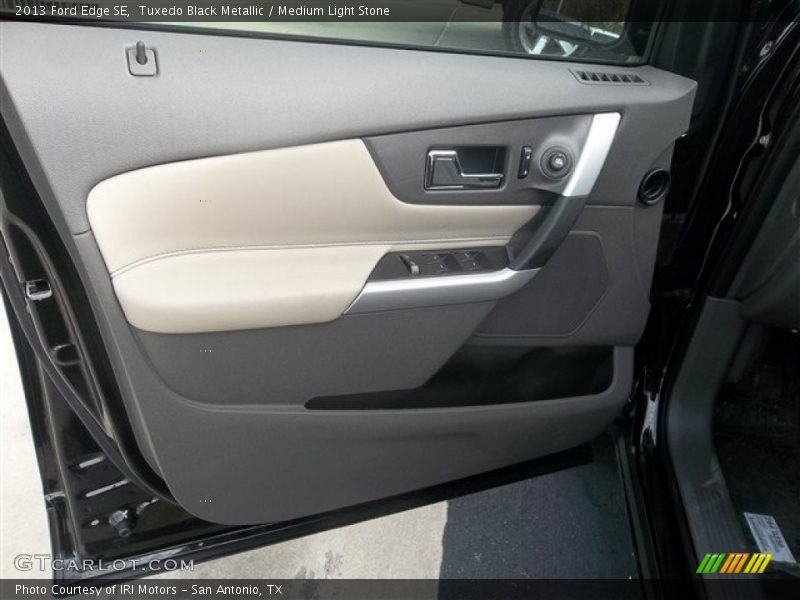 Tuxedo Black Metallic / Medium Light Stone 2013 Ford Edge SE