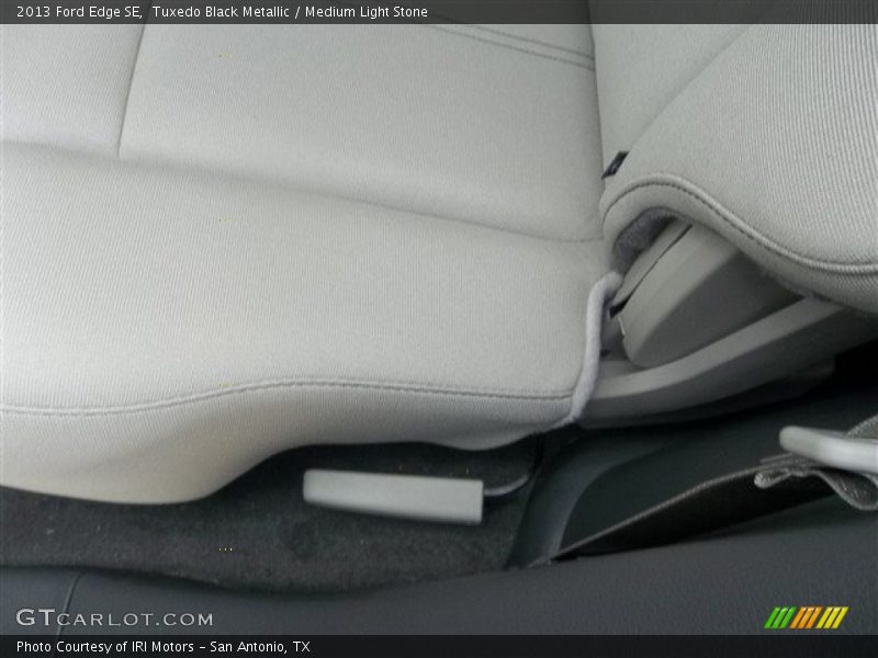 Tuxedo Black Metallic / Medium Light Stone 2013 Ford Edge SE