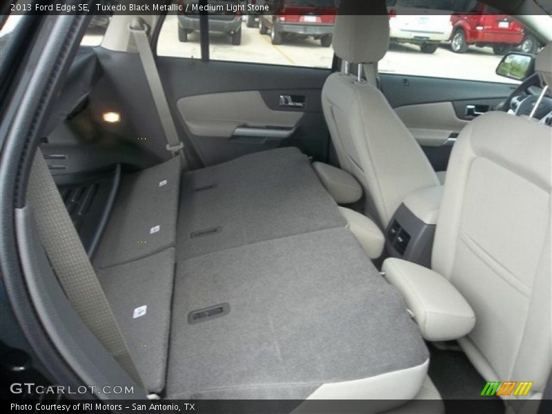 Tuxedo Black Metallic / Medium Light Stone 2013 Ford Edge SE