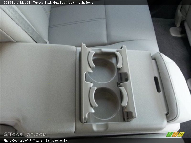 Tuxedo Black Metallic / Medium Light Stone 2013 Ford Edge SE