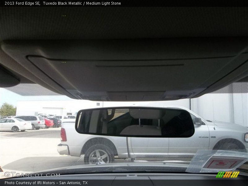 Tuxedo Black Metallic / Medium Light Stone 2013 Ford Edge SE