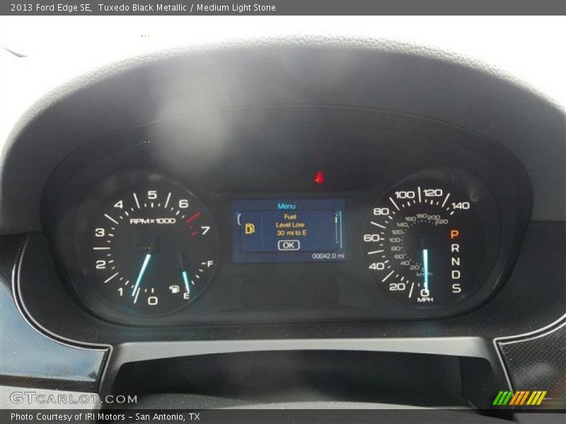Tuxedo Black Metallic / Medium Light Stone 2013 Ford Edge SE