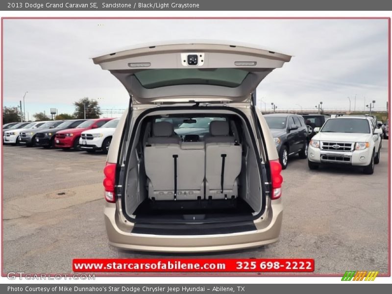 Sandstone / Black/Light Graystone 2013 Dodge Grand Caravan SE