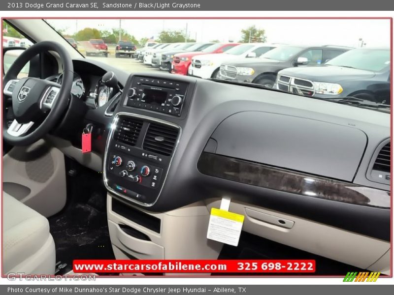 Sandstone / Black/Light Graystone 2013 Dodge Grand Caravan SE