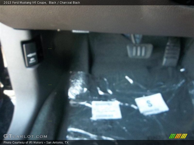 Black / Charcoal Black 2013 Ford Mustang V6 Coupe