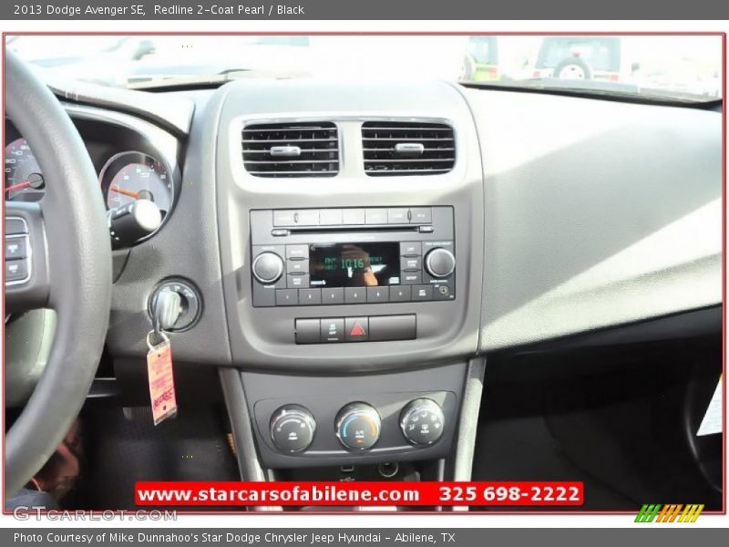 Redline 2-Coat Pearl / Black 2013 Dodge Avenger SE