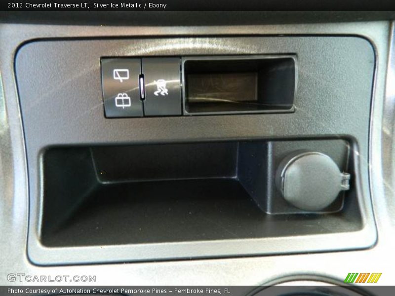 Silver Ice Metallic / Ebony 2012 Chevrolet Traverse LT