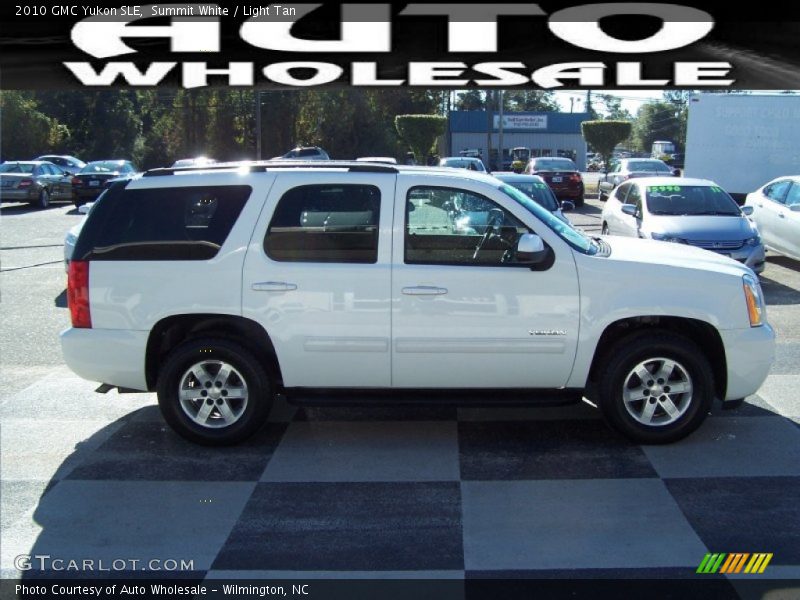 Summit White / Light Tan 2010 GMC Yukon SLE