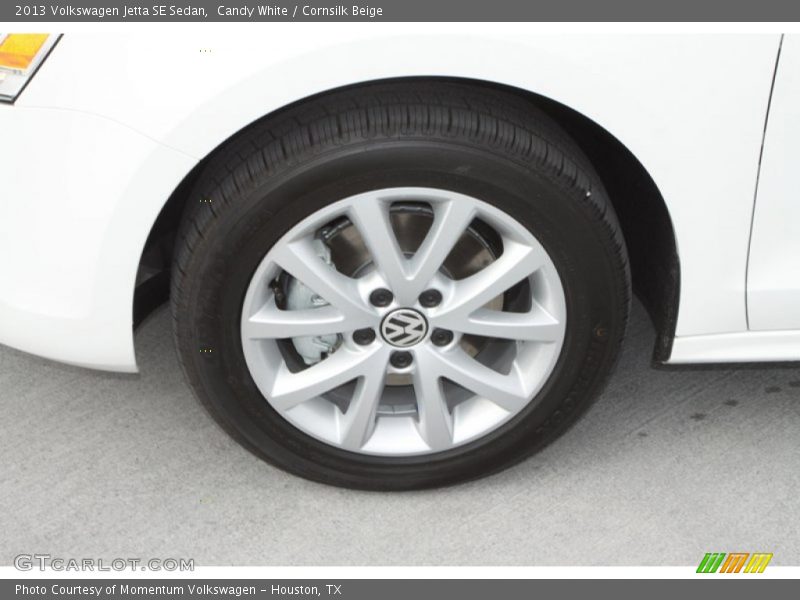 Candy White / Cornsilk Beige 2013 Volkswagen Jetta SE Sedan
