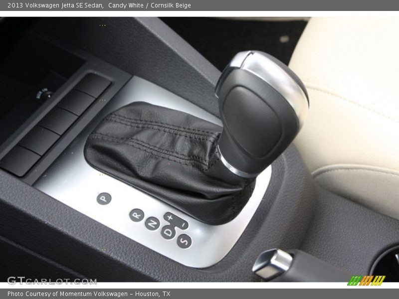 Candy White / Cornsilk Beige 2013 Volkswagen Jetta SE Sedan