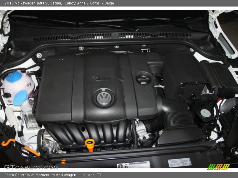Candy White / Cornsilk Beige 2013 Volkswagen Jetta SE Sedan