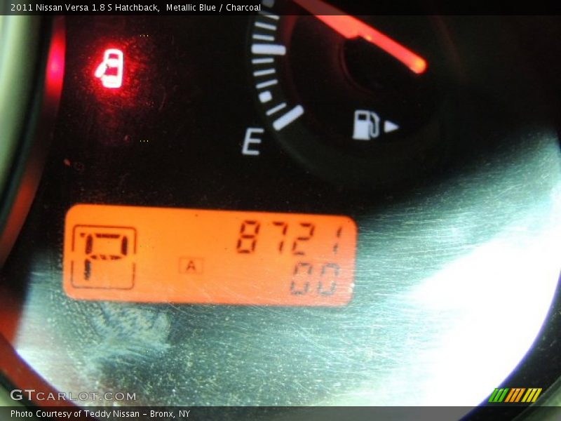Metallic Blue / Charcoal 2011 Nissan Versa 1.8 S Hatchback