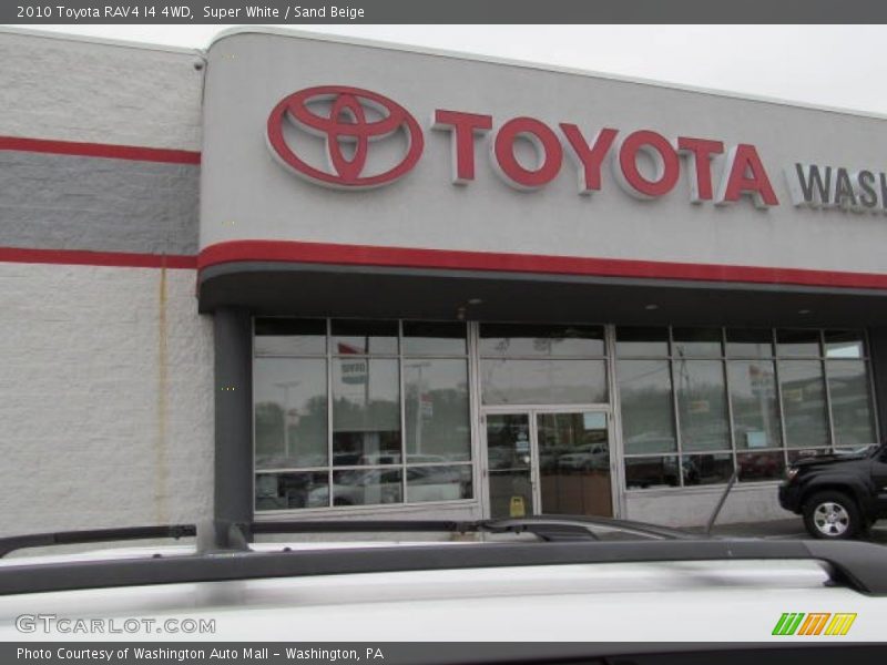 Super White / Sand Beige 2010 Toyota RAV4 I4 4WD