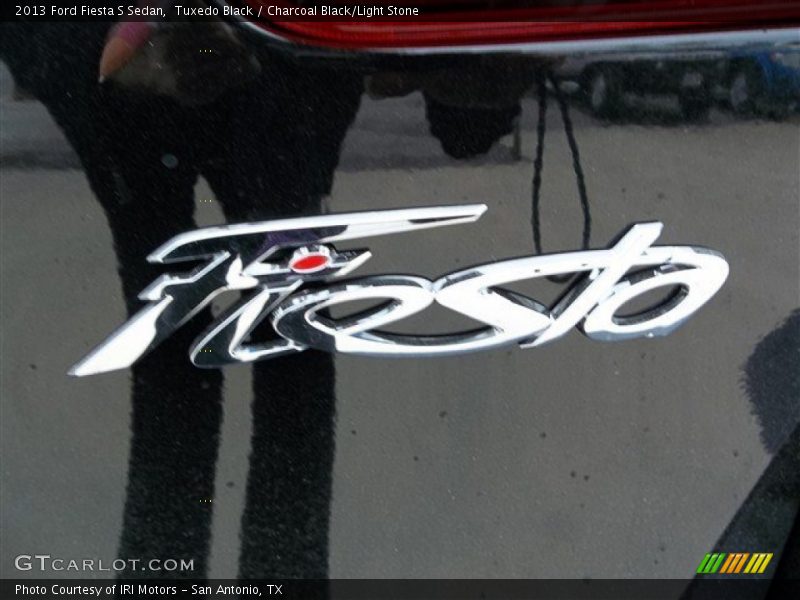 Tuxedo Black / Charcoal Black/Light Stone 2013 Ford Fiesta S Sedan